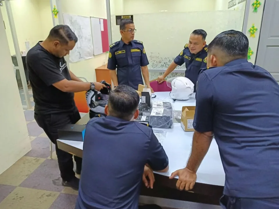 Walkie-talkie training session in Sungai Petani