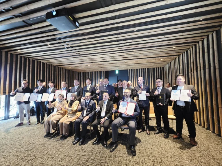 TrackerHero and UGO group photo